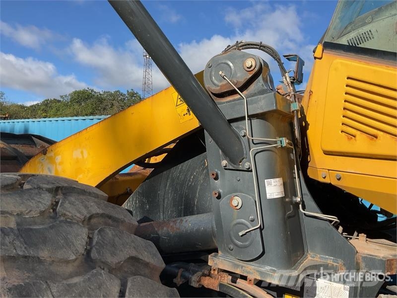 Komatsu WA470-8 Radlader