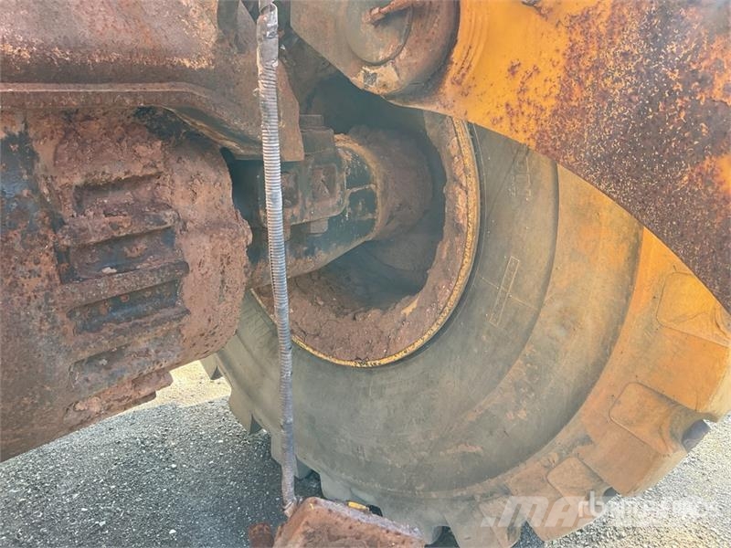 Komatsu WA470-8 Radlader