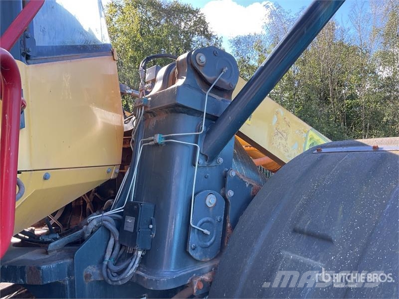 Komatsu WA470-8 Radlader
