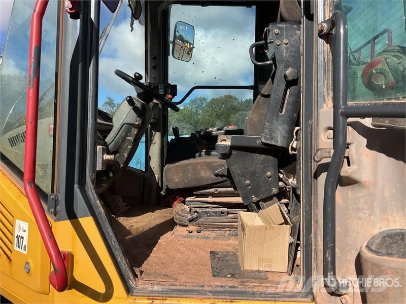 Komatsu WA470-8 Radlader