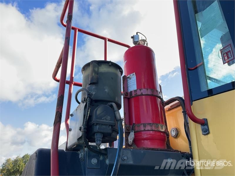 Komatsu WA470-8 Radlader