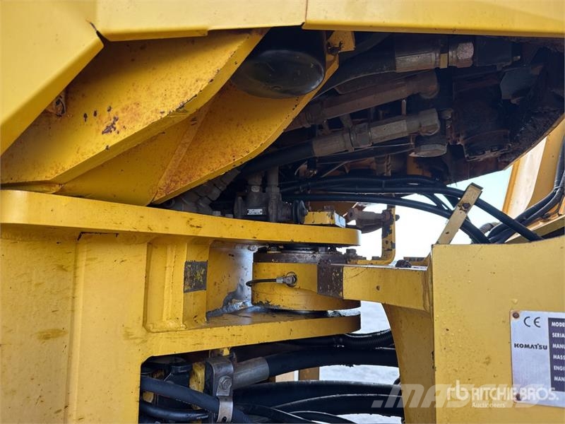 Komatsu WA500-3 Utovarivači na kotačima