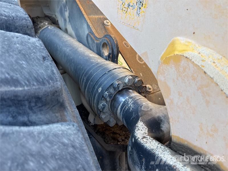 Komatsu WA500-8 Wheel Loader Pale gommate
