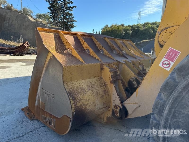 Komatsu WA500-8 Wheel Loader Pale gommate