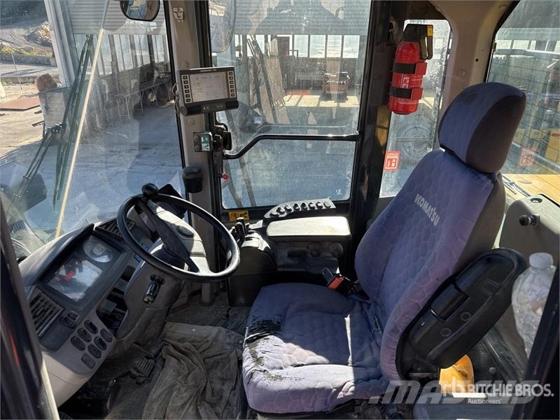 Komatsu WA500-8 Wheel Loader Pale gommate