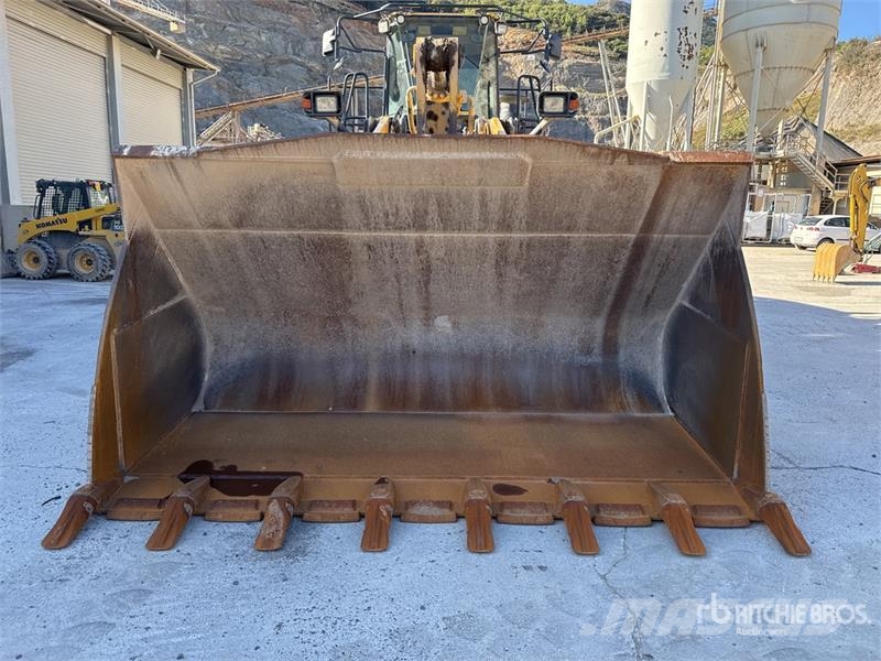 Komatsu WA500-8 Wheel Loader Pale gommate