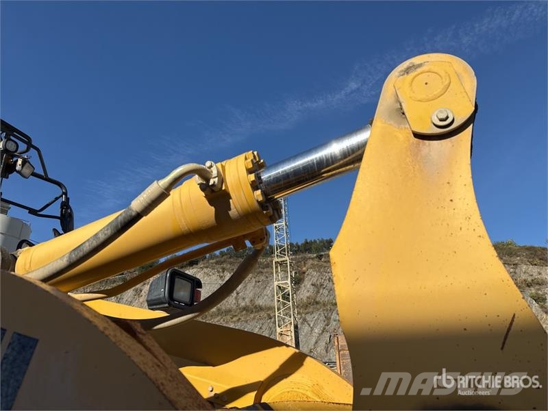 Komatsu WA500-8 Wheel Loader Pale gommate