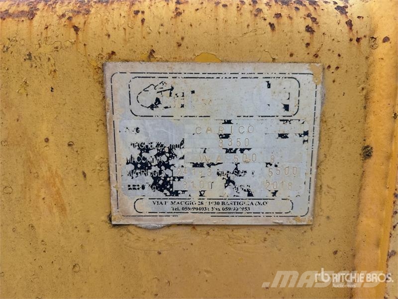 Komatsu WA500-8 Wheel Loader Pale gommate