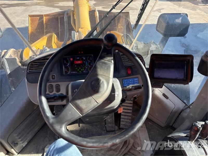Komatsu WA500-8 Wheel Loader Pale gommate