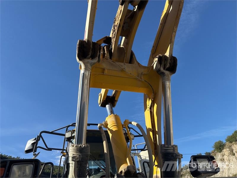 Komatsu WA500-8 Wheel Loader Pale gommate