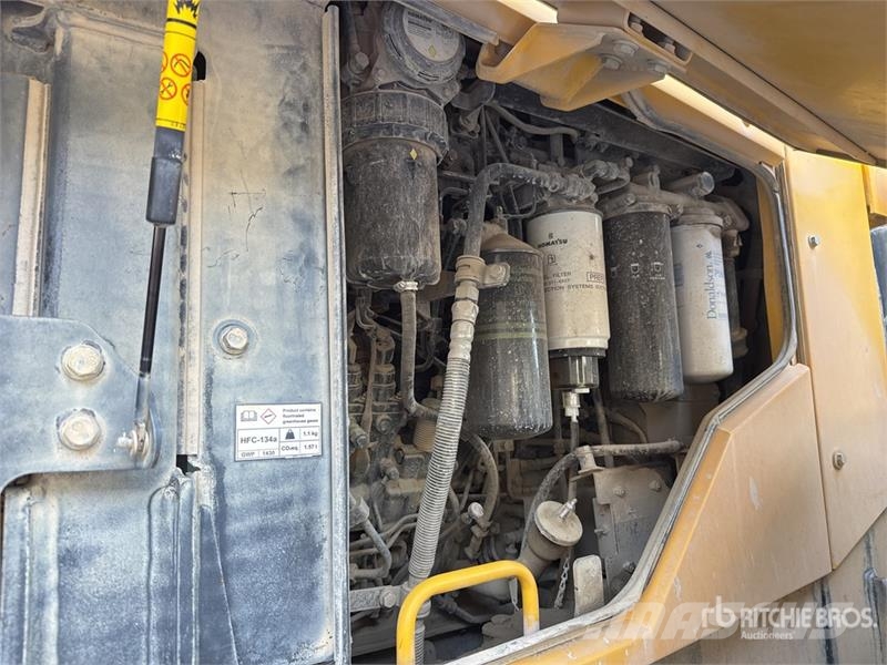Komatsu WA500-8 Wheel Loader Pale gommate
