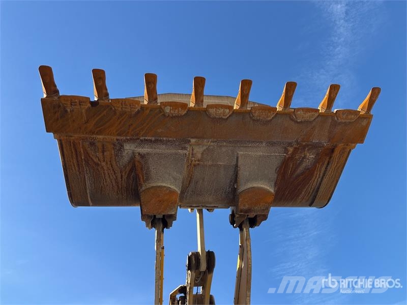 Komatsu WA500-8 Wheel Loader Pale gommate