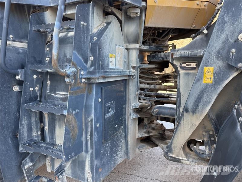 Komatsu WA500-8 Wheel Loader Pale gommate