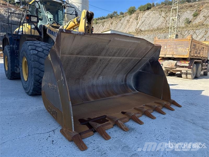 Komatsu WA500-8 Wheel Loader Pale gommate
