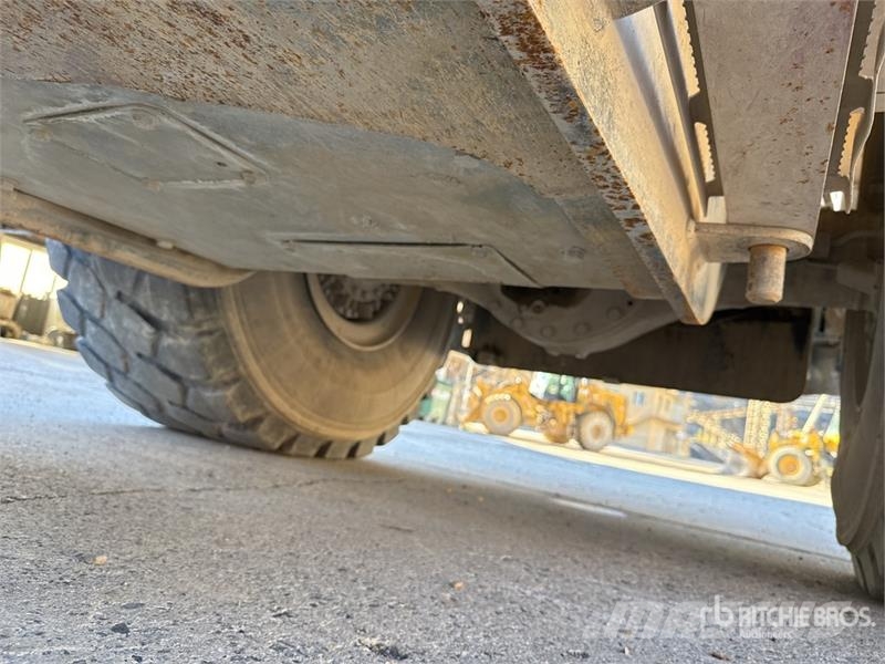 Komatsu WA500-8 Wheel Loader Pale gommate