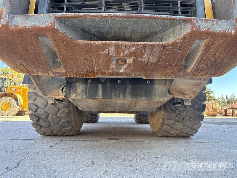 Komatsu WA500-8 Wheel Loader Pale gommate