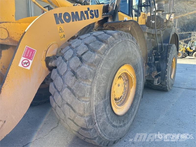 Komatsu WA500-8 Wheel Loader Pale gommate