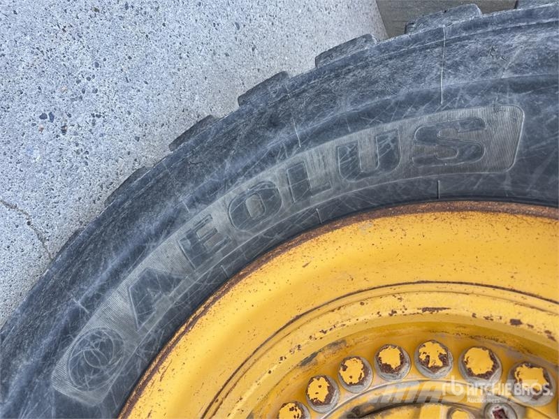Komatsu WA500-8 Wheel Loader Pale gommate