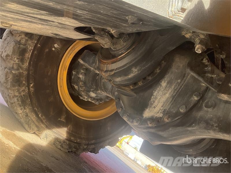Komatsu WA600-8E0 Wheel Loader Rataslaadurid