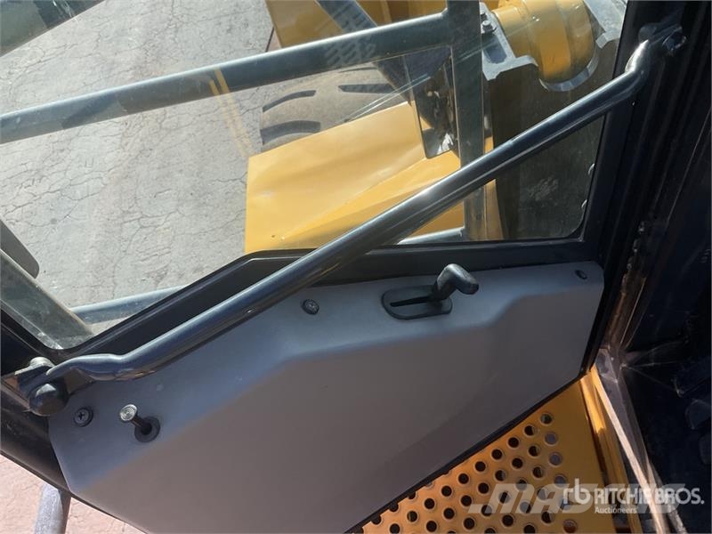 Komatsu WA600-8E0 Wheel Loader Rataslaadurid
