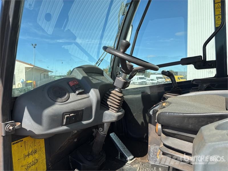 Komatsu WA80-6 Chargeuse Sur Pneus Wheel Loader لوادر بعجل