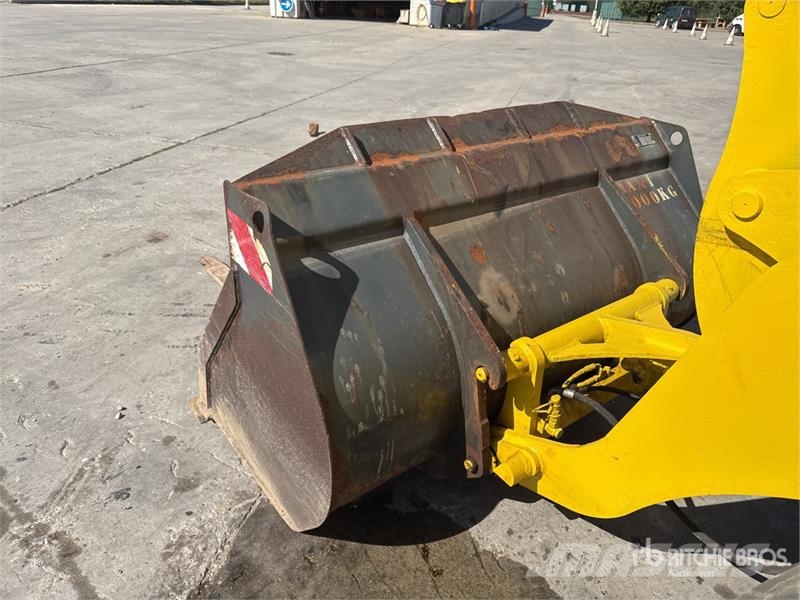 Komatsu WA80-6 Chargeuse Sur Pneus Wheel Loader لوادر بعجل