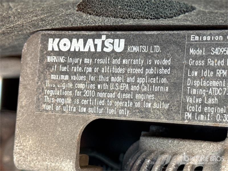 Komatsu WA80-6 Chargeuse Sur Pneus Wheel Loader لوادر بعجل