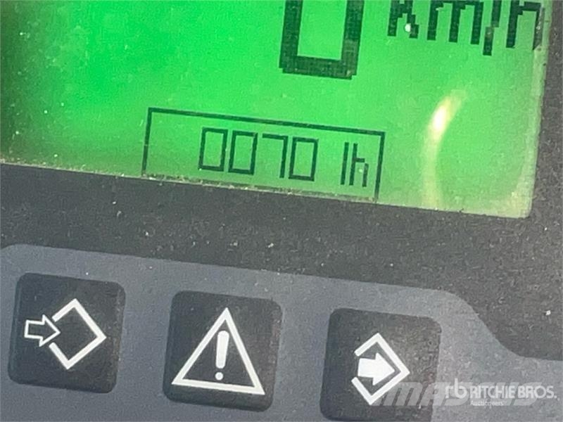 Komatsu WA80M Wheel Loader Utovarivači na točkove