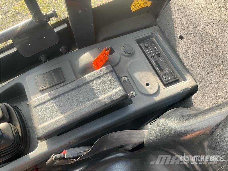 Komatsu WA80M Wheel Loader Utovarivači na točkove