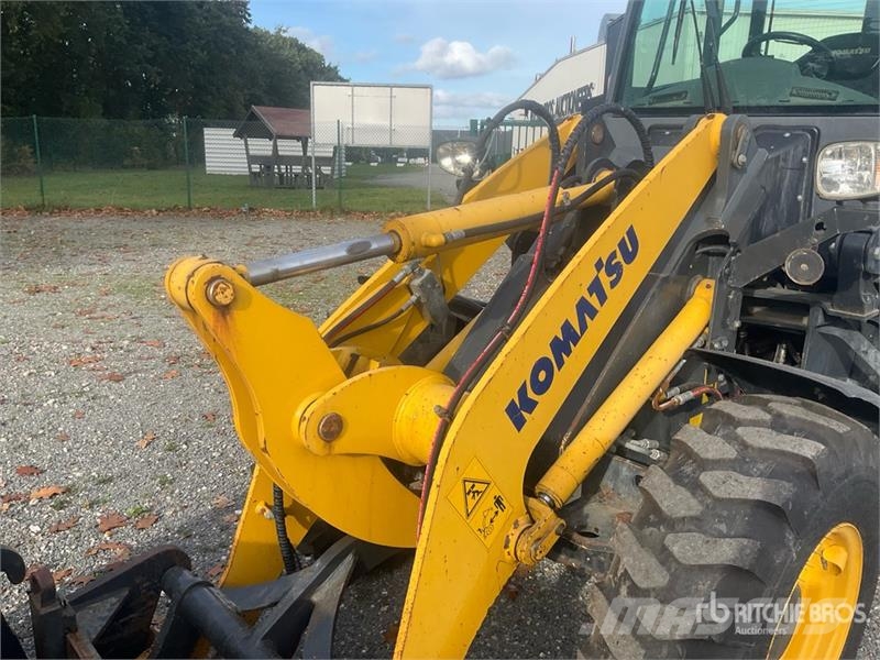 Komatsu WA80M Wheel Loader Utovarivači na točkove