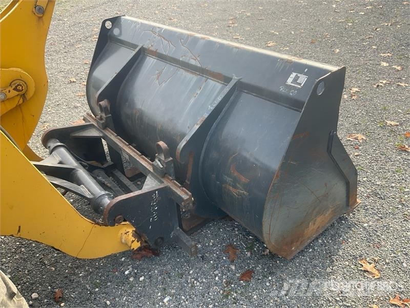 Komatsu WA80M Wheel Loader Utovarivači na točkove