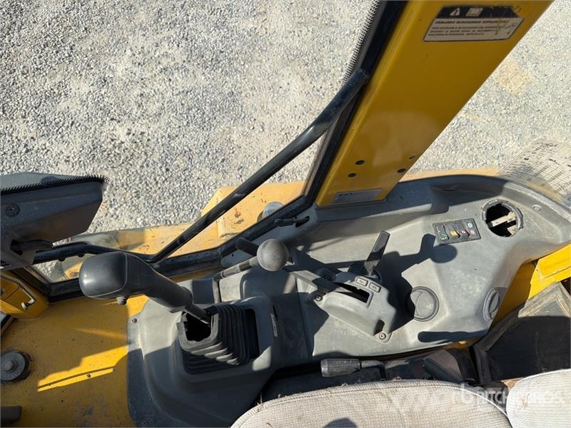 Komatsu WB70A Wheel Loader Φορτωτές με λάστιχα (Τροχοφόροι)