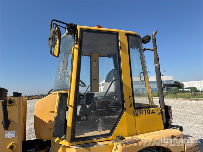 Komatsu WB70A Wheel Loader Φορτωτές με λάστιχα (Τροχοφόροι)
