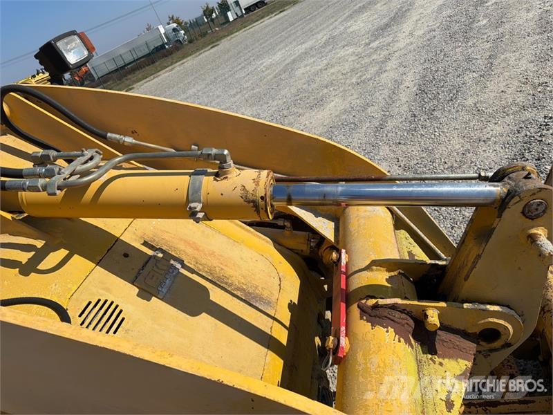 Komatsu WB70A Wheel Loader Φορτωτές με λάστιχα (Τροχοφόροι)