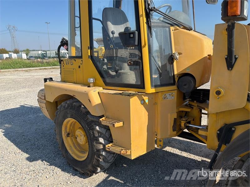 Komatsu WB70A Wheel Loader Φορτωτές με λάστιχα (Τροχοφόροι)