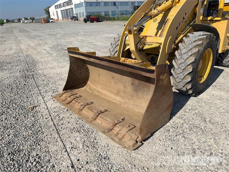 Komatsu WB70A Wheel Loader Φορτωτές με λάστιχα (Τροχοφόροι)