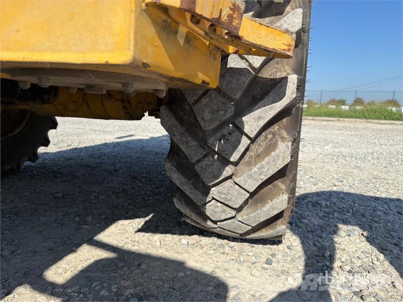 Komatsu WB70A Wheel Loader Φορτωτές με λάστιχα (Τροχοφόροι)