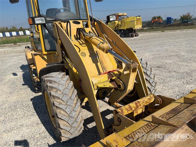 Komatsu WB70A Wheel Loader Φορτωτές με λάστιχα (Τροχοφόροι)
