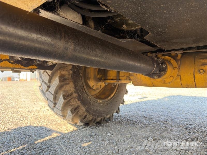Komatsu WB70A Wheel Loader Φορτωτές με λάστιχα (Τροχοφόροι)