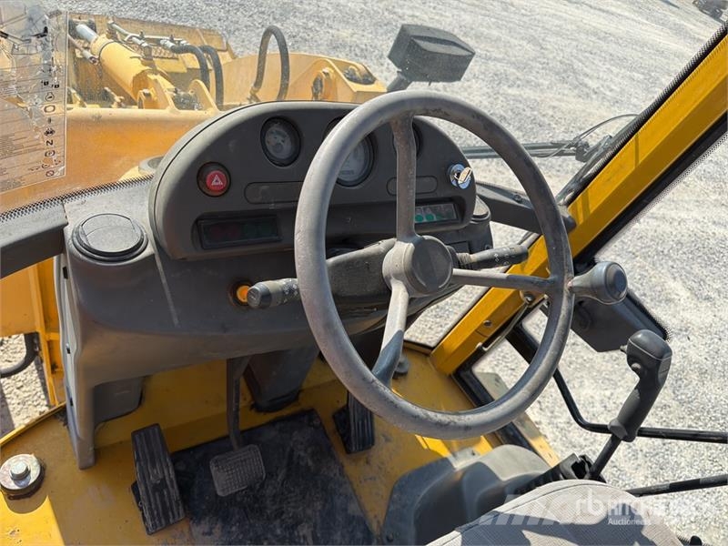 Komatsu WB70A Wheel Loader Φορτωτές με λάστιχα (Τροχοφόροι)