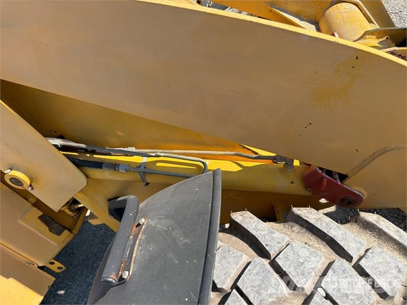 Komatsu WB70A Wheel Loader Φορτωτές με λάστιχα (Τροχοφόροι)