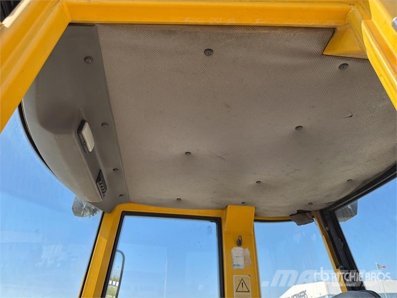 Komatsu WB70A Wheel Loader Φορτωτές με λάστιχα (Τροχοφόροι)
