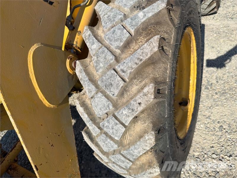 Komatsu WB70A Wheel Loader Φορτωτές με λάστιχα (Τροχοφόροι)