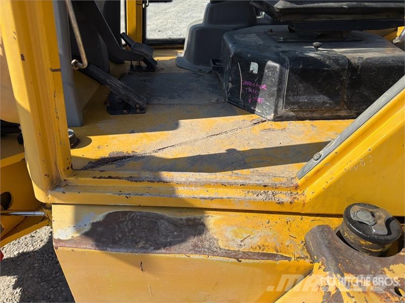 Komatsu WB70A Wheel Loader Φορτωτές με λάστιχα (Τροχοφόροι)