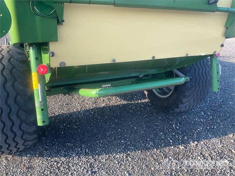 Krone Comprima F 155 XC Round Baler Enfardadeira de rolos