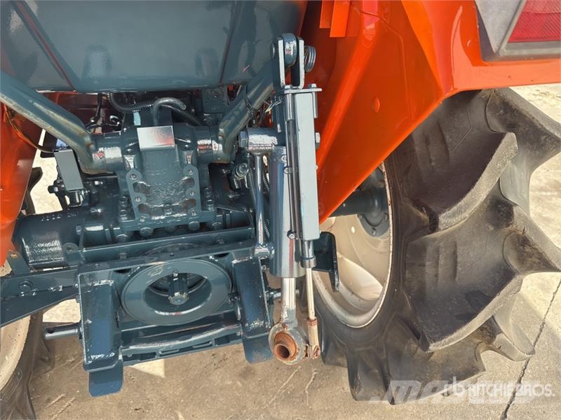 Kubota B1-16 4WD Tracteur Utilitaire Utility Tractor Micro tracteur