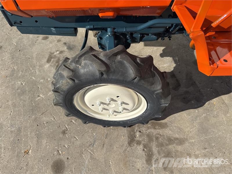 Kubota B1-16 4WD Tracteur Utilitaire Utility Tractor Micro tracteur