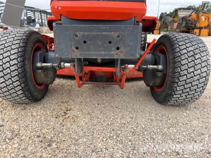 Kubota BX2350 Tracteur Tondeuse Mower Tractor 小型曳引機