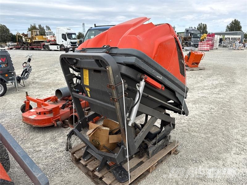 Kubota F3680 Vrtni traktor kosilnice