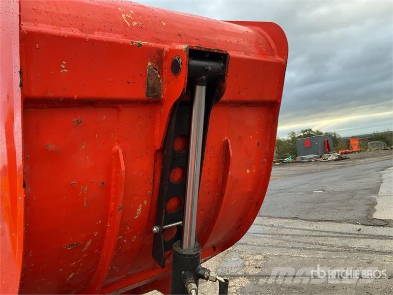 Kubota KC70VHD-4 Stand-On Hi-Tip Dumper Dumpere